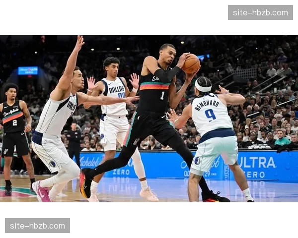 文班亚马40分13篮板5助攻统治攻防 马刺高比分击败独行侠