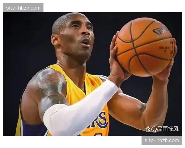 科比怀特解决黄蜂二阵火力 持球能力契合体系需求